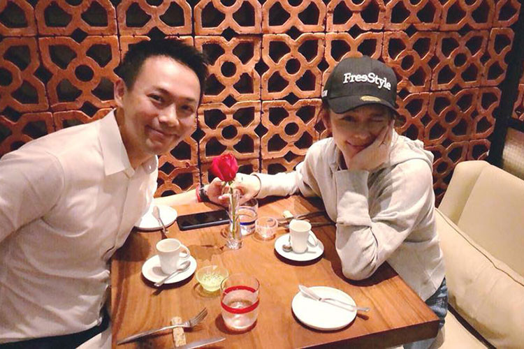 Hình ảnh Từ Nhược Tuyên ăn tối lãng mạn cùng ông xã doanh nhân.