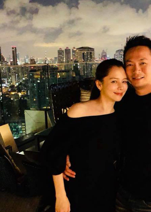 Kết hôn được 4 năm, có một con trai chung, vợ chồng Từ Nhược Tuyên vẫn mặn nồng như hồi mới yêu.