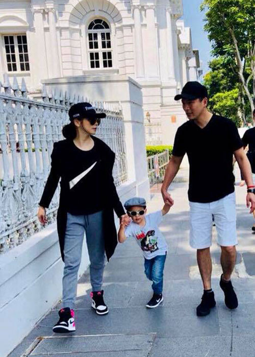 Khi công việc kinh doanh của Lý Vận Phong gặp khó khăn, Từ Nhược Tuyên trở lại làng giải trí.