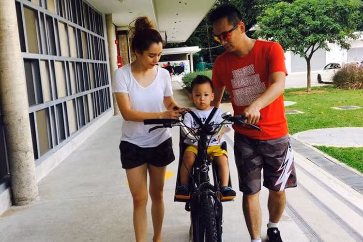 Mặc dù khá muộn nhưng hạnh phúc của Từ Nhược Tuyên vẫn tràn đầy.