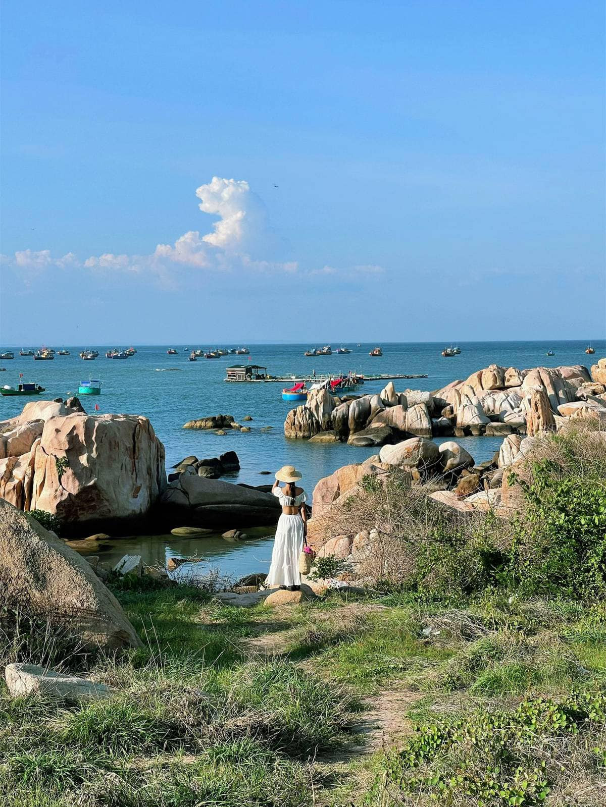Với vẻ đẹp hoài cổ và kỳ vĩ, Hải đăng Mũi Kê Gà chắc chắn sẽ để lại dấu ấn khó phai trong lòng mỗi du khách khi đến thăm. Ảnh 43kg.hh