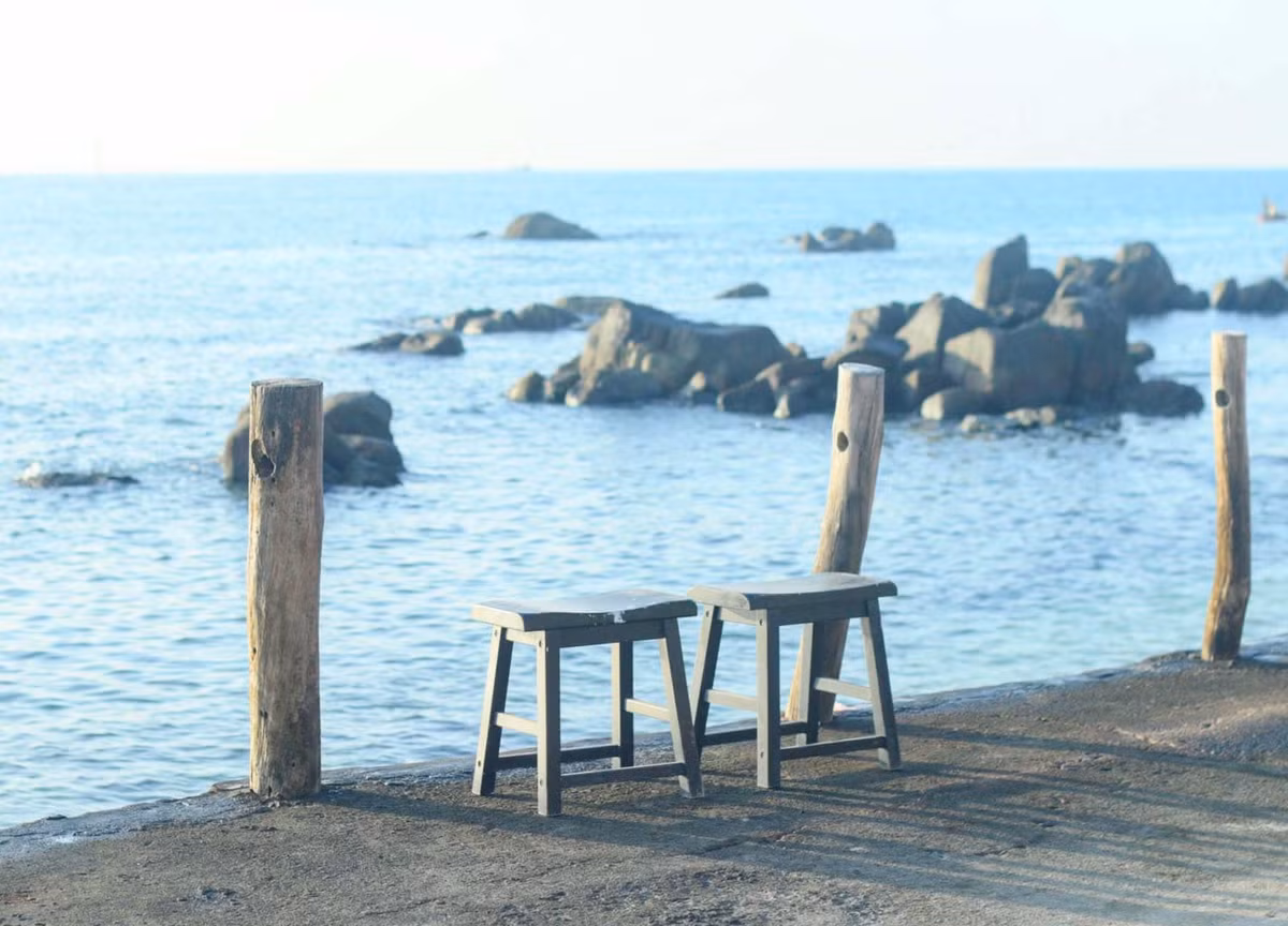 Khoảng thời gian từ tháng 6 đến tháng 9 là lúc biển Cà Ná đẹp nhất với thời tiết nắng nhẹ, không quá nóng và sóng biển êm dịu.