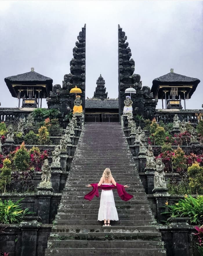 Bali cam du khach “trong thoi ky kinh nguyet” vao den tho-Hinh-2