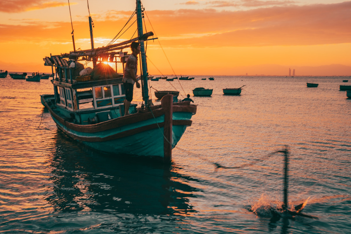 Cuộc sống ở Mỹ Hiệp trôi qua chậm rãi và bình lặng.