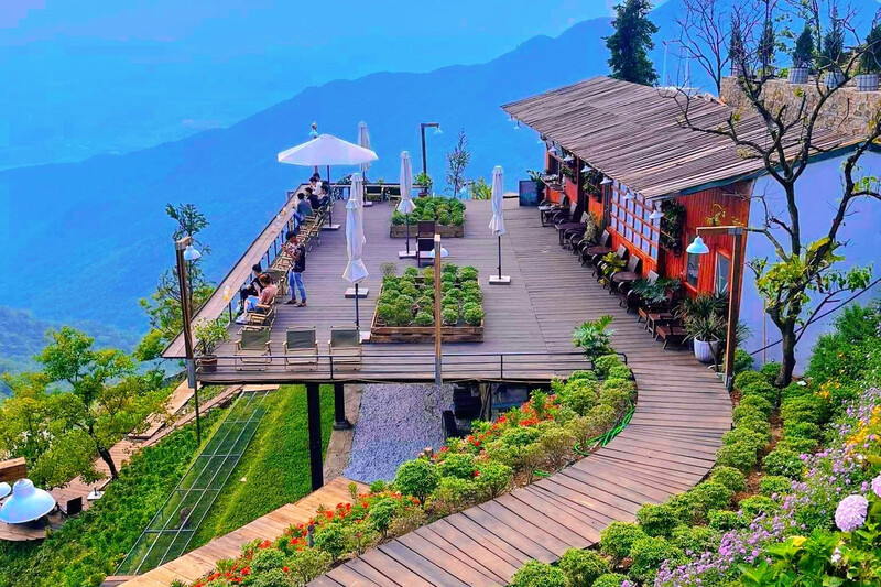 Chi phí ước tính: khoảng 700.000 - 900.000 đồng/người, bao gồm xe khách (hoặc đi chung xe máy nhóm bạn), ăn uống và lưu trú homestay hoặc nhà nghỉ bình dân. Ảnh Wyndham Thanh Thuỷ