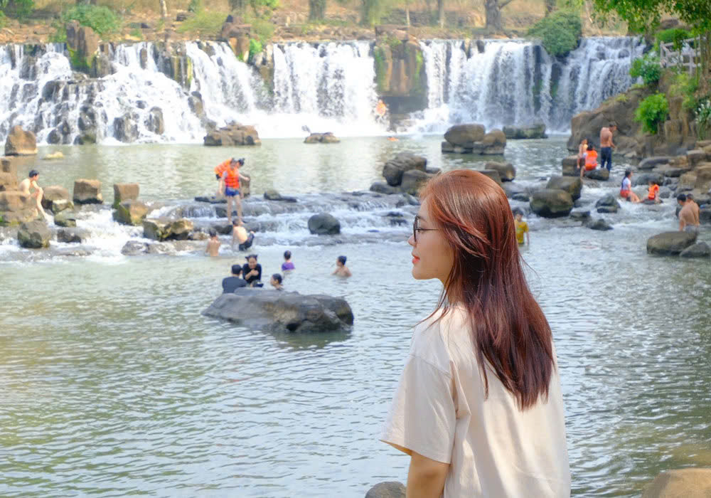 Không chỉ là nơi để thư giãn, Thác Giang Điền còn là địa chỉ lý tưởng để tận hưởng sự bình yên của thiên nhiên hoang dã. Ảnh Lugvn