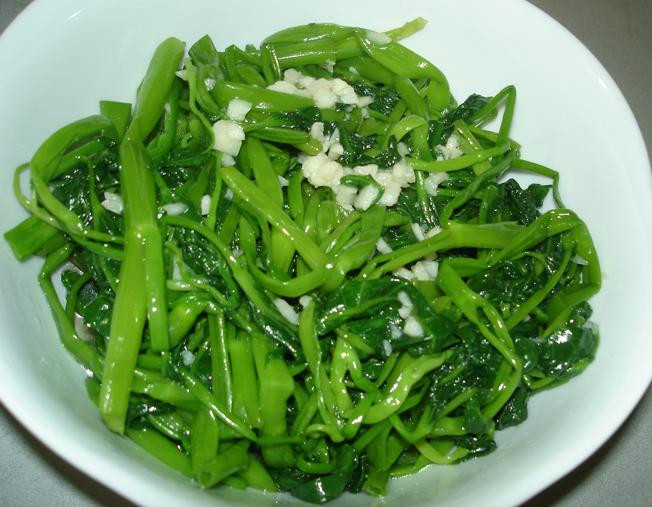 Việc rau muống xào tỏi lọt vào danh sách 100 món rau ngon nhất thế giới đã góp phần khẳng định vị thế của ẩm thực Việt Nam trên trường quốc tế. Ảnh Internet