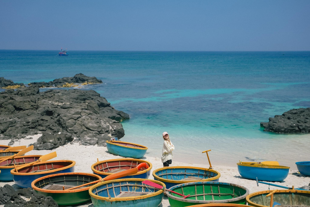 Đảo Bé không ồn ào, không hào nhoáng, nhưng lại mang một vẻ đẹp khiến người ta lưu luyến. Ảnh Chuyến đi của Tali