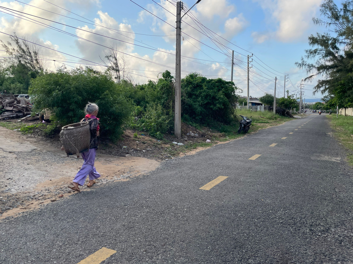 Không chỉ đẹp bởi cảnh quan, Phú Quý còn ghi dấu trong lòng du khách bởi chính con người nơi đây. Ảnh Internet