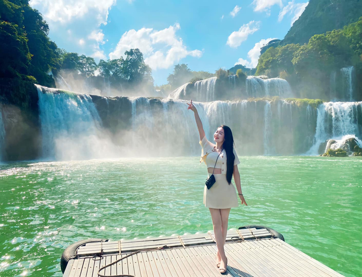 Di dau choi vua dep vua tranh “bien nguoi” dip le 30/4?-Hinh-5