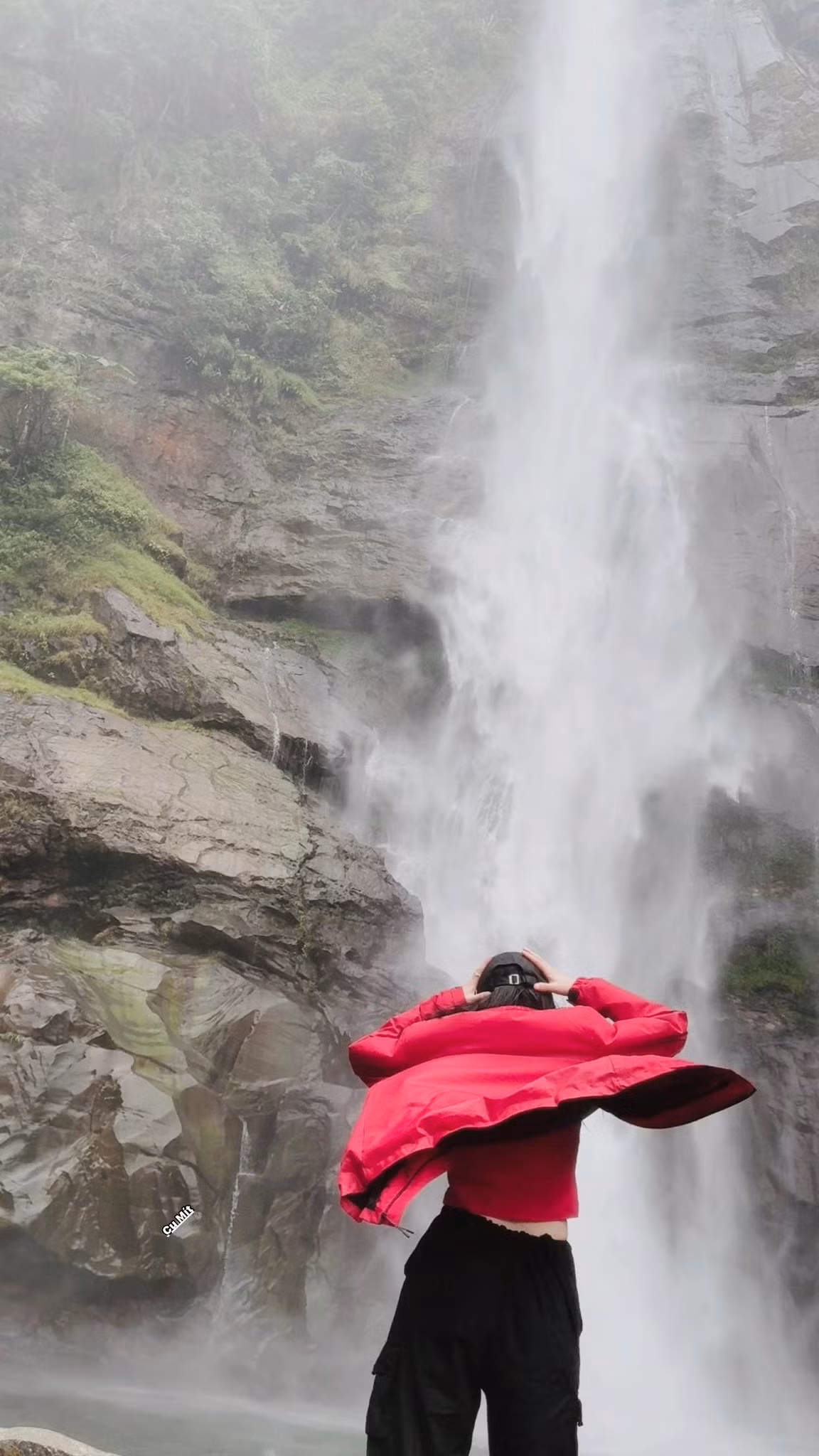 Nếu du khách đang tìm kiếm một chuyến đi thật "đã", nơi cảnh đẹp xứng đáng với từng giọt mồ hôi – thì Háng Tề Chơ chính là lời mời gọi không thể chối từ. Ảnh Cu Mít