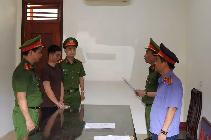 Phat hien 3.500 tan gia do ngam hoa chat o Nghe An-Hinh-3