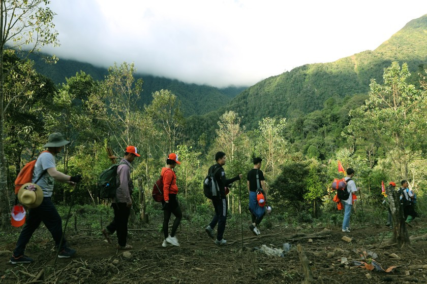 Nhung vat dung can mang theo khi du lich vung nui