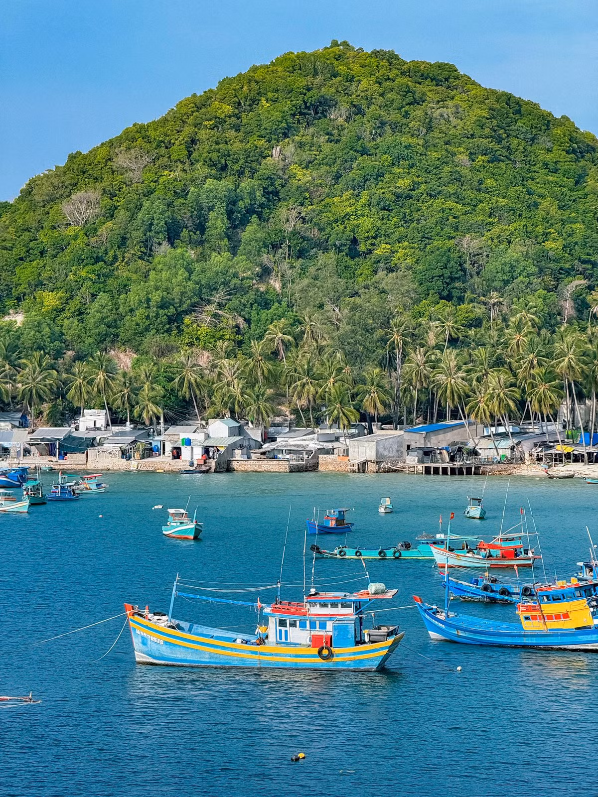 Bên cạnh đó, hãy luôn có ý thức giữ gìn vệ sinh môi trường, hạn chế rác thải nhựa để bảo vệ hệ sinh thái biển đang rất mong manh nơi đây. Ảnh Chuyến đi của Tali