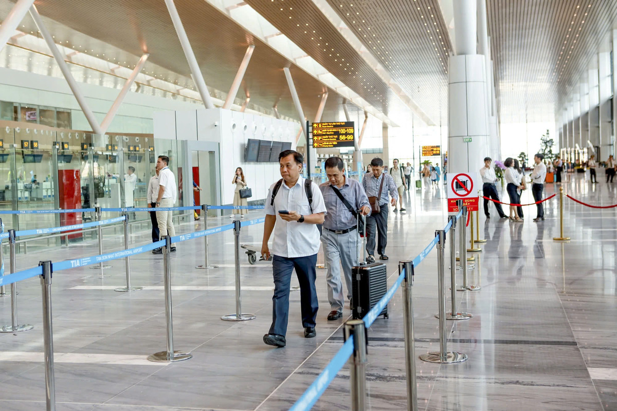 Đây là nhà ga nội địa lớn nhất cả nước, với công suất 20 triệu hành khách mỗi năm, nâng tổng năng lực khai thác của sân bay Tân Sơn Nhất lên 50 triệu hành khách.