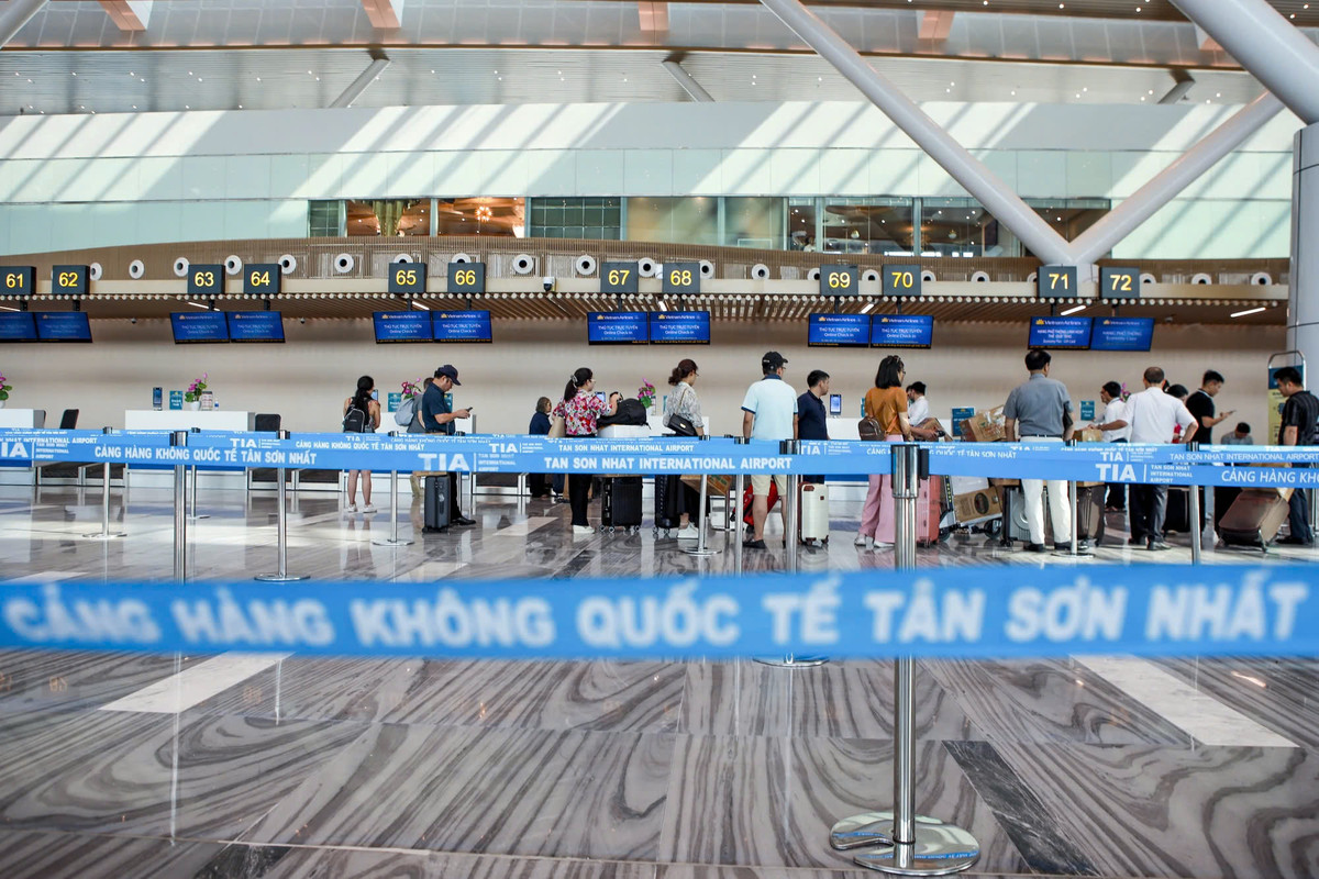 Các khu vực như quầy check-in, soi chiếu an ninh, hành lý, ống lồng, dịch vụ phi hàng không... sẵn sàng hoạt động liên tục.