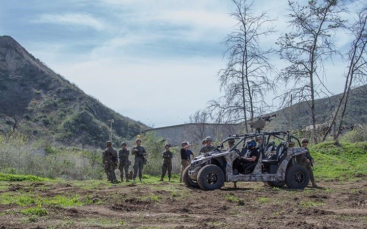 Xe điện chiến thuật.