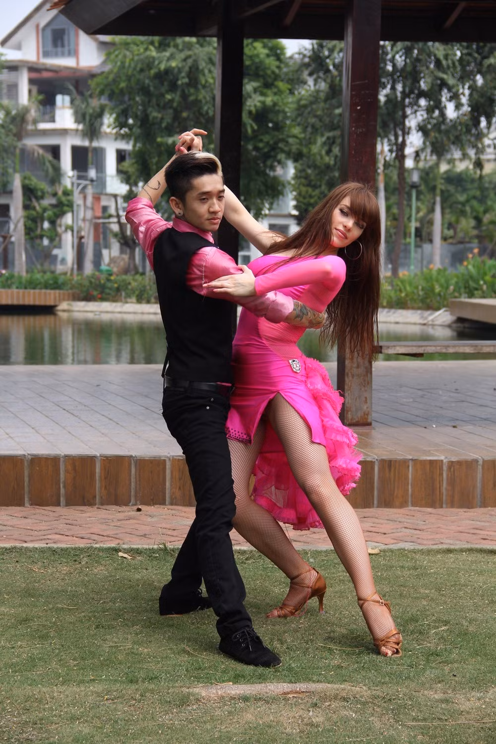 Với Dumbo, tuần này anh và Kristina sẽ có một tiết mục đầy sôi động, vui vẻ qua những nhịp của điệu Jive và Tango. Cặp đôi sẽ mang đến những thú vị, hài hước trong tình huống của người thầy giáo khi gặp hai cô học trò trong nhóm cổ động của trường. Liveshow 5 sẽ đến với khán giả lúc 21g ngày 7/2/2015 và được truyền hình trực tiếp trên kênh VTV3.