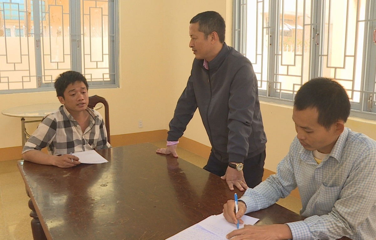 Tại cơ quan điều tra, Tuấn đã khai nhận bản thân có tình cảm yêu đương với chị T. khoảng 3 năm nay. Đến ngày 2/1, sau khi dẫn chị T. vào nhà nghỉ thì xảy ra mâu thuẫn. (Ảnh: Người đưa tin)