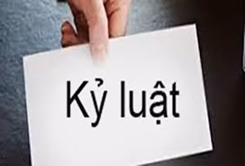 Theo đó, ông Đỗ Tiến Đông được bố trí chức vụ mới, giữ chức Phó Trưởng Ban Tuyên giáo Tỉnh ủy Gia Lai. Ông Hồ Phước Thành được điều động, bổ nhiệm giữ chức Phó Chánh Văn phòng Tỉnh ủy Gia Lai. Riêng ông Kpă Thuyên được giải quyết chế độ nghỉ hưu theo nguyện vọng. Cả ba vị Phó Chủ tịch UBND tỉnh Gia Lai nói trên từng bị UBKT Trung ương kỷ luật cảnh cáo vào tháng 8/2022. (Ảnh minh họa) 