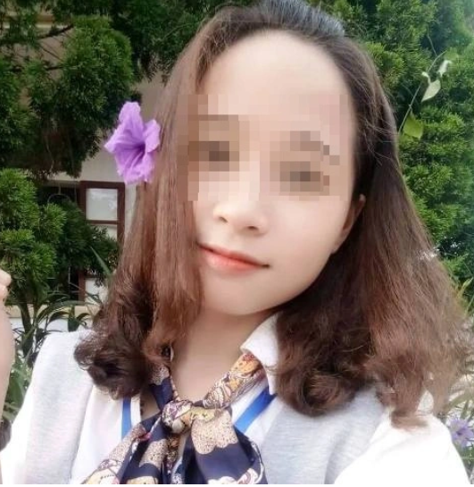 Tại điểm thi này, đã kết thúc kỳ thi vào trưa ngày 3/7. Theo đó, đúng theo kế hoạch thì vào lúc 13h30 ngày 3/7, chị Oanh và một số cán bộ coi thi sẽ quay về Đại học Huế nhưng chị xin ở lại để gặp một số bạn bè. Chiều hôm đó, một người bạn đi cùng đoàn đã tìm thuê cho Oanh một phòng ở nhà nghỉ Minh Hải (số 345 Trần Phú, TP Hà Tĩnh) và xách đồ lên phòng cho bạn rồi về. 