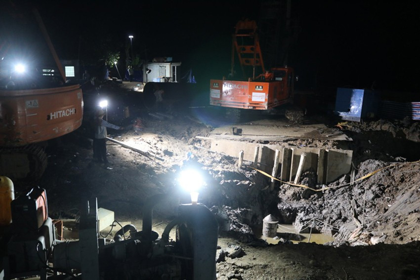 Trong đêm 2 và rạng sáng 3/1, hàng trăm người, trong đó có lãnh đạo tỉnh Đồng Tháp, lãnh đạo huyện Thanh Bình, đại diện các sở, ngành cùng lực lượng cứu hộ, cứu nạn của Công an tỉnh Đồng Tháp, Công an huyện Thanh Bình và lực lượng công binh của Quân khu 9 đã túc trực tại hiện trường để chỉ đạo công tác cứu hộ. 