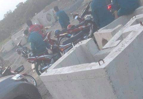  Bé trai 7 tuổi lọt cống công trình tử vong: Tháng 8/2020, một vụ việc thương tâm đã xảy ra khi bé N.V (7 tuổi, trú tại khu phố 2, phường Bửu Long, TP Biên Hòa, tỉnh Đồng Nai) cùng 3 cháu khác rủ nhau đến khu vực công trình đang san lấp mặt bằng thuộc dự án khu dân cư Bửu Long 3, thành phố Biên Hòa chơi. Sau đó, V. đến đoạn cống đang thi công sâu 3-4m, chưa có nắp đậy rửa chân và không may trượt chân rơi xuống cống. Thấy vậy, các cháu đi cùng hô hoán, chạy đi gọi người đến cứu. Tuy nhiên, khi vớt lên bé đã tử vong.