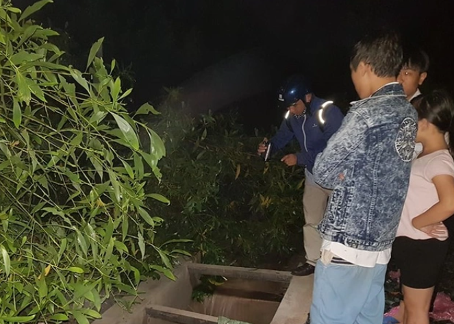  Bé trai lớp 4 mất tích khi lọt cống không nắp đậy: Cuối tháng 9/2017, Công an xã Thiện Tân (huyện Vĩnh Cửu, Đồng Nai) nhận được tin báo từ bảo vệ của Công ty TNHH Minh Thành 2 (ấp Ông Hường, xã Thiện Tân) có một bé trai đi học về bị nước cuốn xuống mương thoát nước trước công ty. Qua xác minh, nạn nhân là em N.T.T (11 tuổi, học sinh lớp 4 Trường tiểu học Chu Văn An, xã Thạnh Phú). 