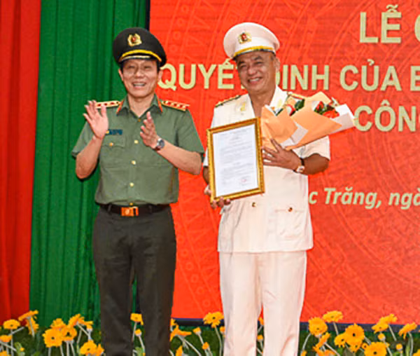 Thượng tướng Lương Tam Quang cho biết, đại tá Bùi Quốc Khánh có hơn 35 năm học tập, công tác trong lực lượng Công an nhân dân, trong đó có hơn 15 năm đảm nhiệm các chức vụ quan trọng tại đơn vị của Tổng Cục tình báo, Cục B04. Việc điều động, bổ nhiệm Đại tá Bùi Quốc Khánh giữ chức vụ Giám đốc Công an tỉnh Sóc Trăng là sự tin tưởng, tín nhiệm của Bộ Công an và cấp ủy, chính quyền địa phương. Do đó, trên cương vị công tác mới, đại tá Bùi Quốc Khánh phải không ngừng nỗ lực, phát huy trình độ, kinh nghiệm, luôn là người lãnh đạo, chỉ huy xuất sắc, là tấm gương, là chỗ dựa đáng tin cậy cho cán bộ, chiến sỹ học tập, noi theo.