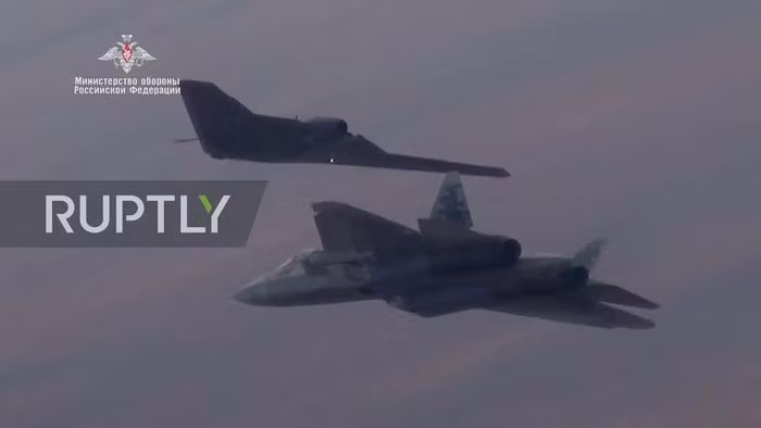 Các chuyên gia cho rằng biến thể không phi công điều khiển của chiếc chiến đấu cơ này sẽ chưa thể được trang bị những chức năng tuyệt vời như Nga vẫn đang quảng cáo.