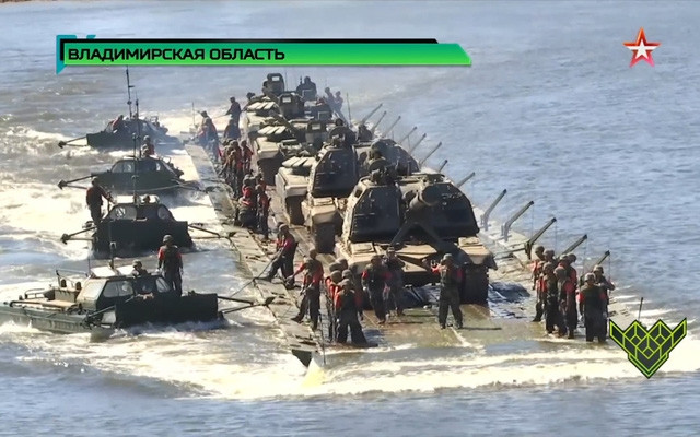 "Những chiếc cầu này phải biến mất trước các hệ thống dò tìm của quân địch nhằm tăng cường khả năng sống sót cho binh lính và thiết bị quân sự khi đi qua cầu", một đại diện Bộ Quốc phòng Nga cho biết. Cấu trúc mới sẽ được phát triển bằng vật liệu tổng hợp có khả năng lắp ráp nhanh, trong khi giảm trọng lượng nhằm khiến nó chịu được trọng tải lớn và kéo dài được hơn.