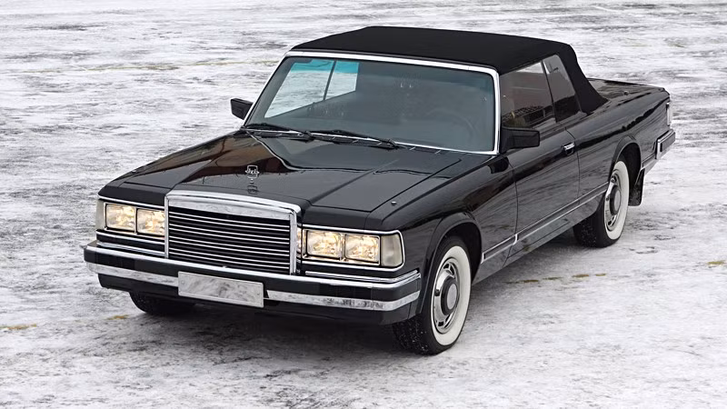 Khi đóng mui, chiếc xe sẽ có kiểu dáng cực kỳ cổ điển và quý tộc như thế này. Nguồn ảnh: Englishrussia.