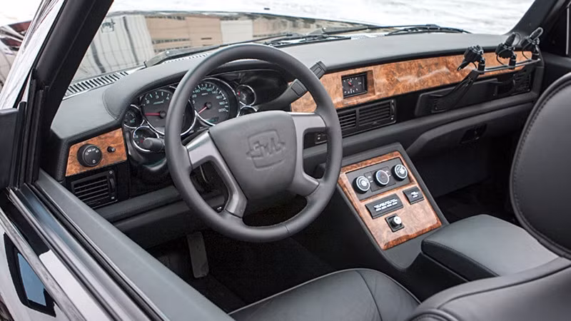 Vị trí ghế lái cho tài xế. Nguồn ảnh: Englishrussia.