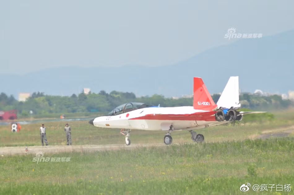 Thực tế thì đây chỉ là mẫu máy bay được Mitsubishi sản xuất thử nghiệm. Nếu máy bay X-2 Shinshin thành công, nó sẽ trở thành tiền đề để Mitsubishi sản xuất nội địa hoàn toàn các loại máy bay thế hệ thứ năm cho Lực lượng Phòng vệ Trên không Nhật Bản. Nguồn ảnh: Sina.