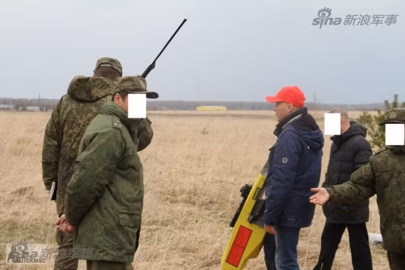 Phát minh mới của Quân đội Nga được ra đời để "tóm sống" các máy bay không người lái, máy bay điều khiển từ xa, máy bay phá sóng cỡ nhỏ của đối phương đang hoạt động ở độ cao thấp. Nguồn ảnh: Nomac.