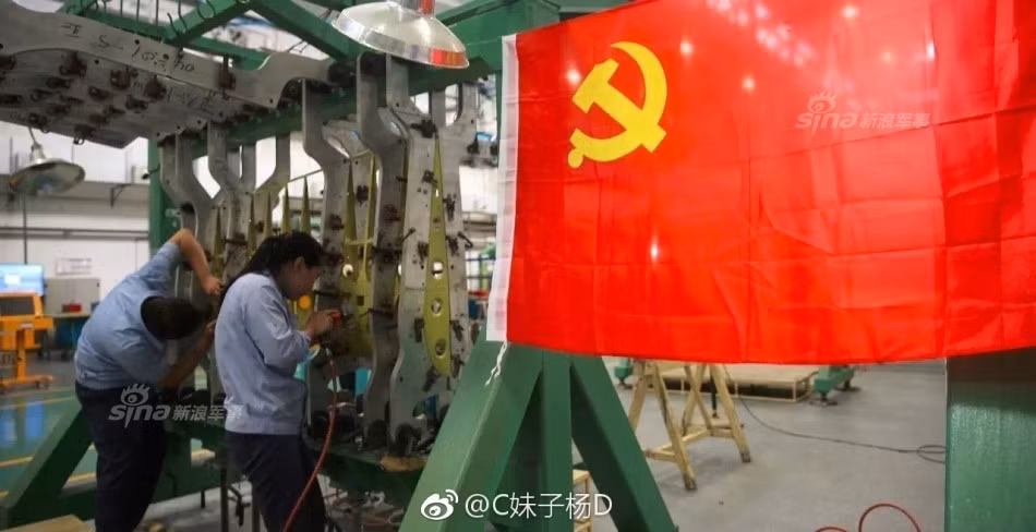 Ngoài Zambia, Pakistan cũng tỏ ra khá quan tâm tới loại máy bay huấn luyện hạng nhẹ này của Trung Quốc. Thậm chí, Ukraine còn đặt vấn đề muốn mua quyền sản xuất L-15 từ Trung Quốc để sản xuất nội địa. Nguồn ảnh: Sina.