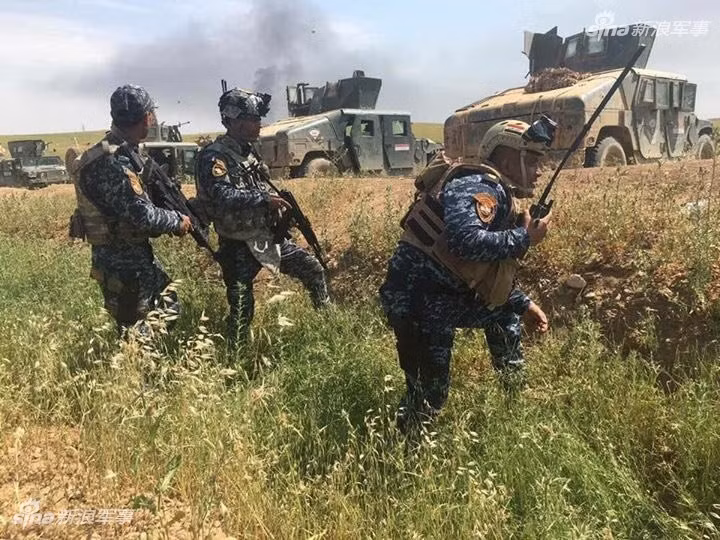 Mặc dù vậy, cuộc chiến ở Mosul nổ ra từ cuối năm 2016 tới nay đã hơn nửa năm với lợi thế hoàn toàn thuộc về phía Quân đội Iraq và liên quân quốc tế nhưng thế trận vẫn chưa ngã ngũ. Nguồn ảnh: Sina.