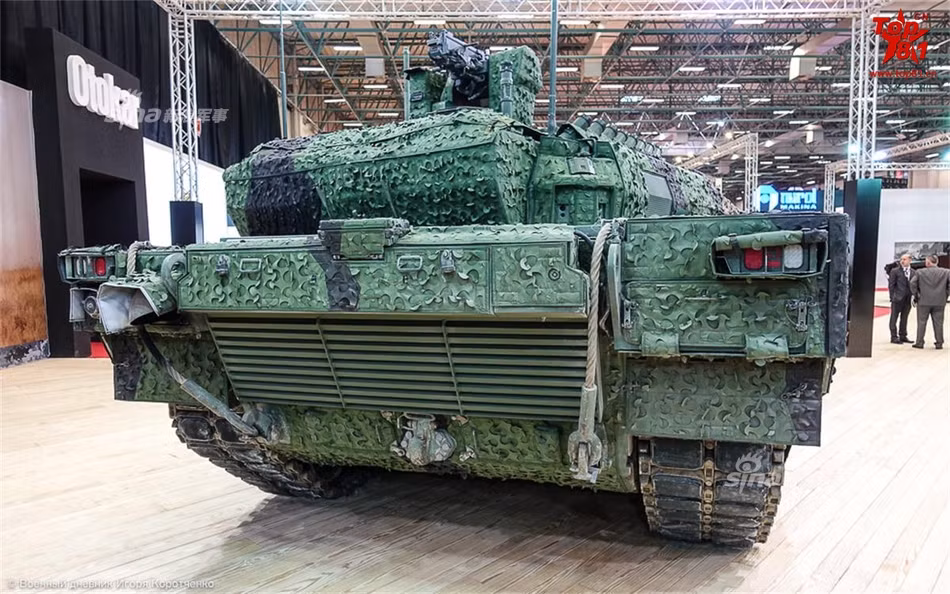 Dự kiến mẫu xe tăng chủ lực của Thồ Nhĩ Kỳ Altay sẽ được đưa vào sản xuất hàng loạt vào năm 2018 tới đây. Huyndai Rotem Hàn Quốc chịu trách nhiệm hỗ trợ và tư vấn kỹ thuật cho quá trình nghiên cứu và phát triển chiếc xe tăng này. Nguồn ảnh: 81.cn