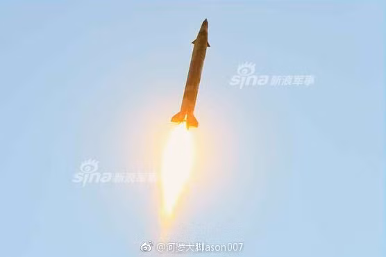 Điều đó có nghĩa, không chỉ Hàn Quốc mà cả Tokyo, Bắc Kinh và Vladivostok sẽ đều nằm trong tầm tên lửa của Triều Tiên trong tương lai. Điều này làm các nước ở khu vực Đông Á trở nên cực kỳ quan ngại vì bất cứ lúc nào Triều Tiên cũng có thể phát động một cuộc chiến tranh tổng lực và san phẳng các thành phố lớn nằm trong tầm tên lửa của mình. Nguồn ảnh: Sina.