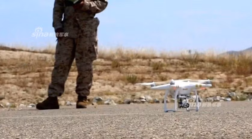 Việc trang bị cho binh lính các thiết bị do thám độc lập sẽ giúp những đơn vị nhỏ lẻ hoạt động hiệu quả hơn mà không cần tới sự trợ giúp của các loại máy bay không người lái do thám cỡ lớn hoặc sự hỗ trợ của vệ tinh do thám tốn kém. Nguồn ảnh: Sina.