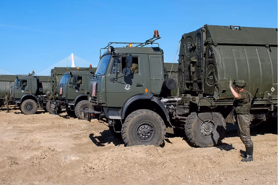 Chuẩn bị xuống nước. Nguồn ảnh: Engmil.