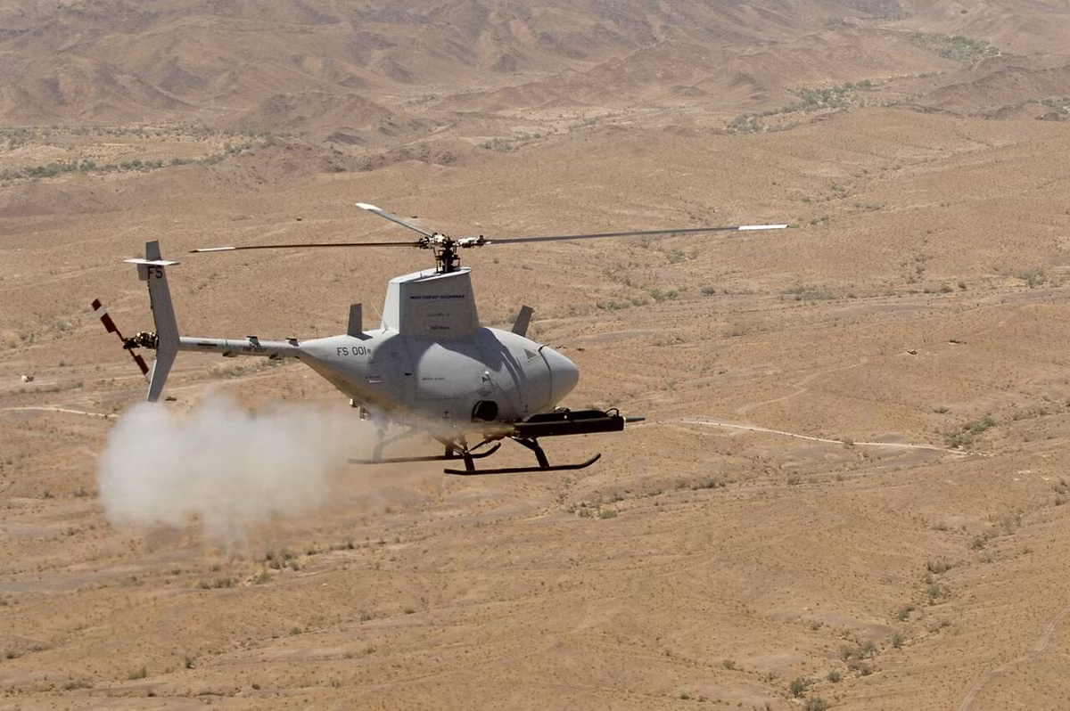 Trực thăng MQ-8 với hệ thống phóng rocket bắn loạt đang thực hiện bài bay và tấn công thử nghiệm trên không. Nguồn ảnh: Richard.