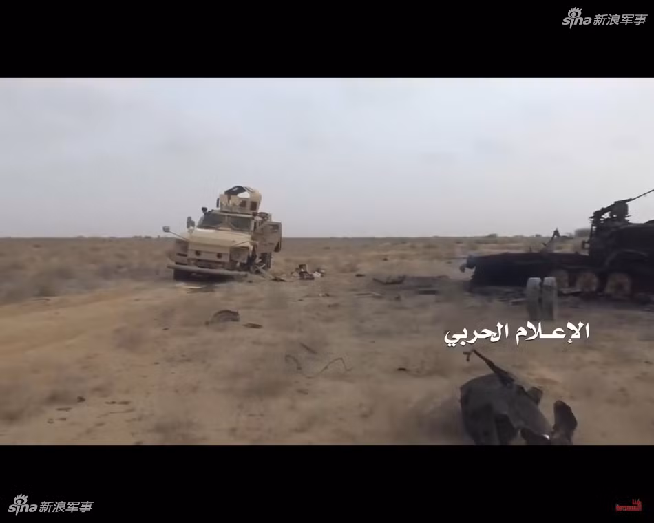 Trong ảnh, chiếc xe thiết giáp kháng mìn M-ATV bị phá hủy. Nguồn ảnh: Sina.