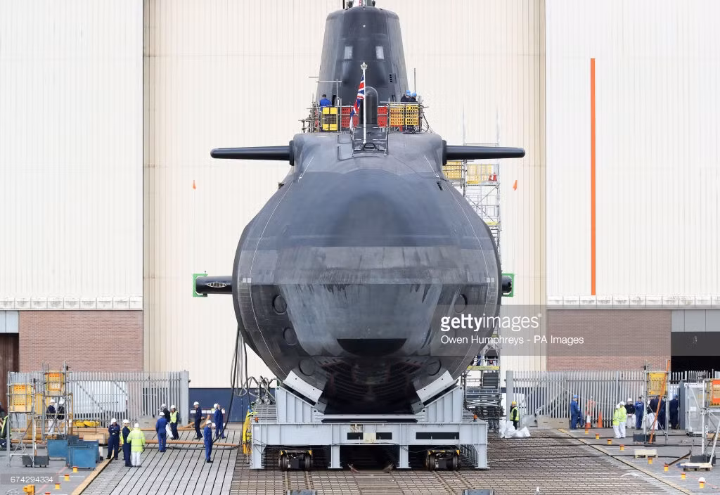 Con tàu này có khả năng di chuyển với tốc độ tối đa khoảng 30 hải lý trên giờ tương đương với khoảng 56 km/h, vận tốc tối đa khi lặn và khi nổi của chiếc HMS Audacious là tương đương nhau. Nguồn ảnh: Gettyimg.