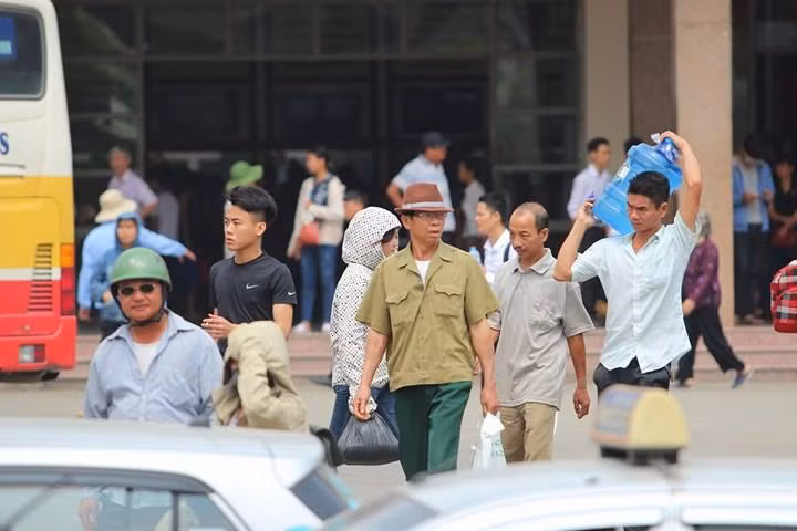 Chay xe trong dem thoat tac duong sau nghi le-Hinh-10