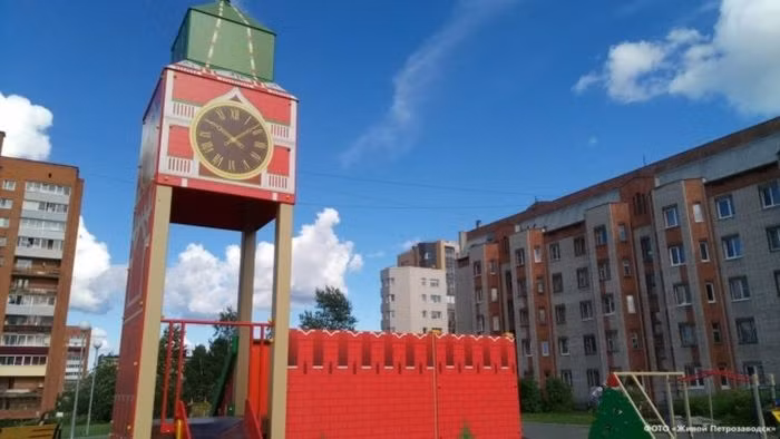 Ở đây có cả ban sao của Điện Kremlin. Ảnh: English Russia.