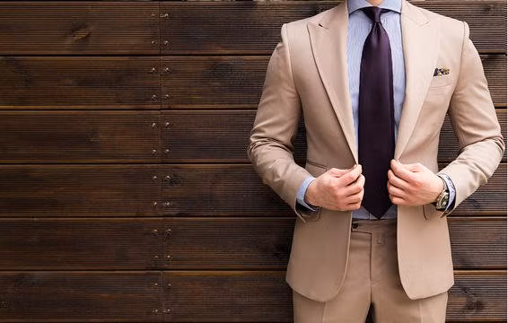 Bạn sẽ bắt đầu giảm cân: Đồ uống có cồn có “năng lực tiềm ẩn” giúp bạn tăng cân mà bạn không hề nhận ra. Một ví dụ dễ nhận thấy là những ly cocktails có thể chứa tới 300 calories hoặc nhiều hơn, sẽ khiến cơ thể bạn dư thừa năng lượng và tăng cân. Do đó, khi ngưng uống rượu bia, bạn sẽ bắt đầu giảm cân mà không cần nỗ lực tập luyện hay ăn kiêng nhiều.