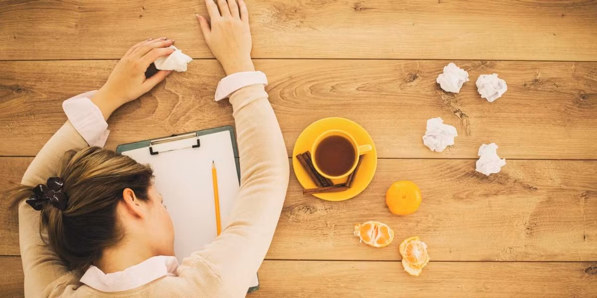 7. Ốm bệnh lâu hơn: Nước cho phép cơ thể bạn liên tục thải ra chất độc. Các cơ quan của bạn làm việc để lọc các chất thải nhất định của chúng ta như máy móc nhưng nếu bạn không nạp nhiên liệu cho máy móc bằng nước, nó sẽ không hoạt động bình thường. Ảnh: Newsfos.