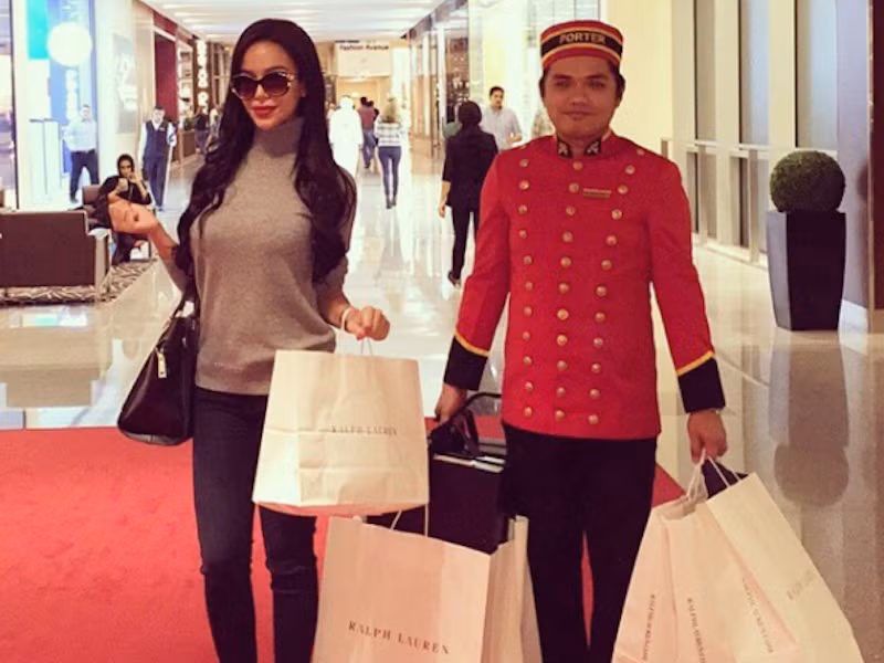 Choang loi song xa xi cua con nha giau Dubai