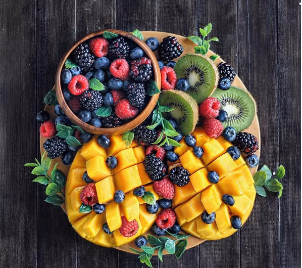 Đơn giản chỉ là món hoa quả tráng miệng thôi có cần phải hấp dẫn và đầy sáng tạo như này không? Ảnh: Instagram.